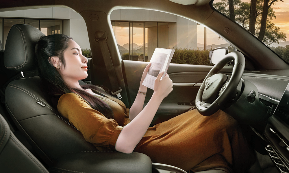 Ghế lái chỉnh điện 8 hướng*
